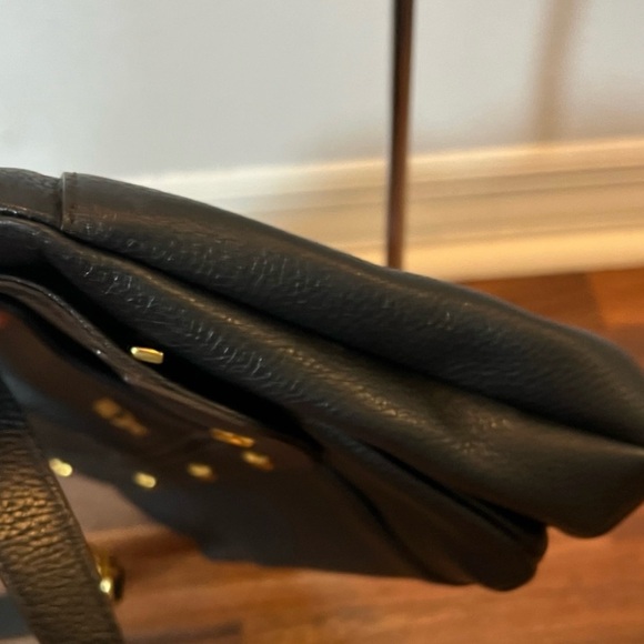 3027 MCM Black Leather Shoulder Bag - Picture 5 of 8